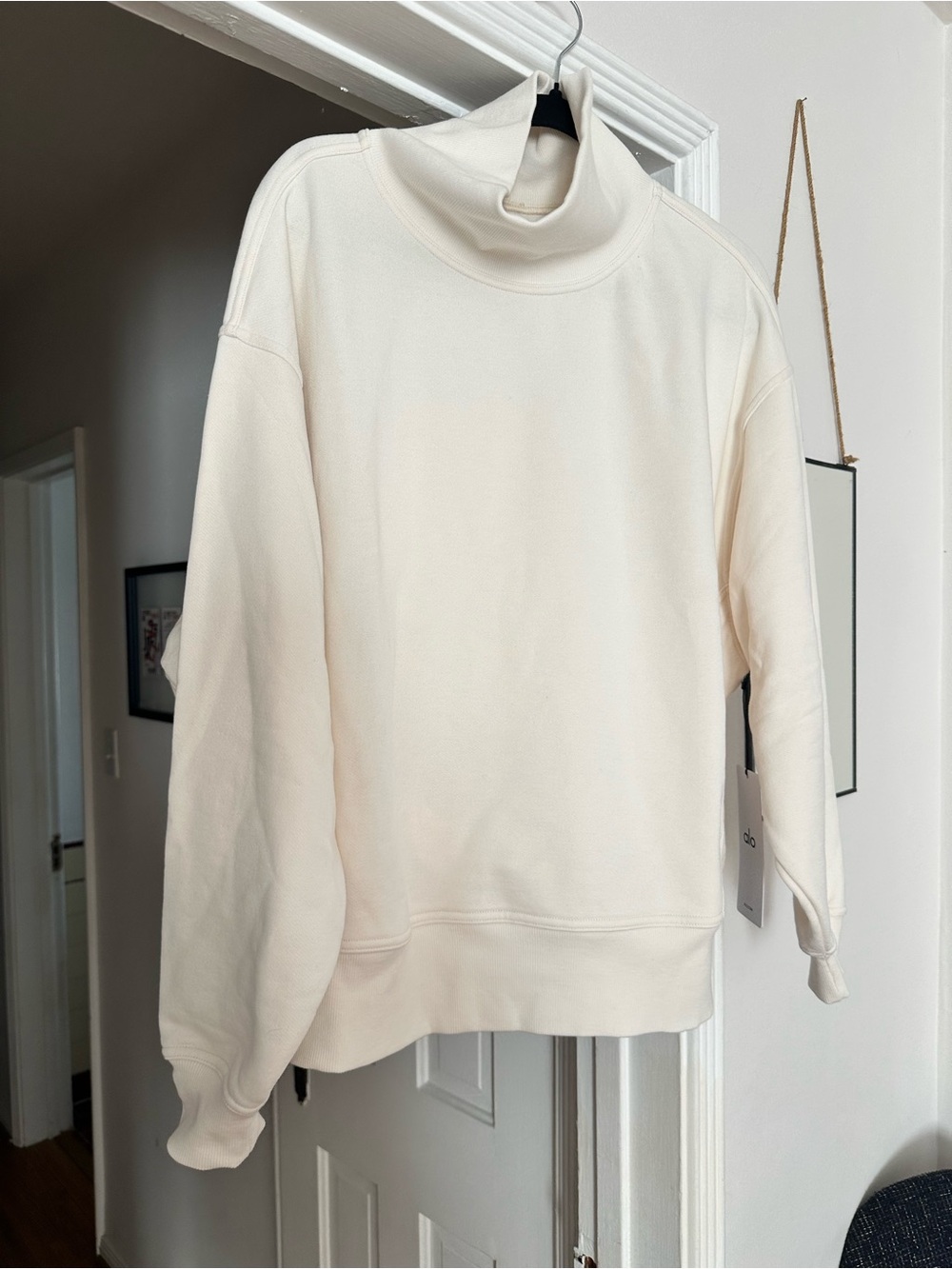 ALO Yoga Cream Turtleneck Pullover